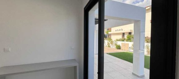 Imóvel comercial T4 em Larnaca, Cyprus N.º 14667 2