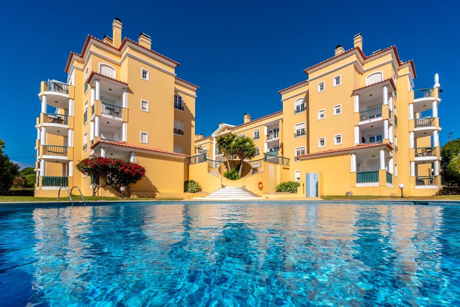 2 bedrooms Apartment in Cascais, Portugal No. 137960