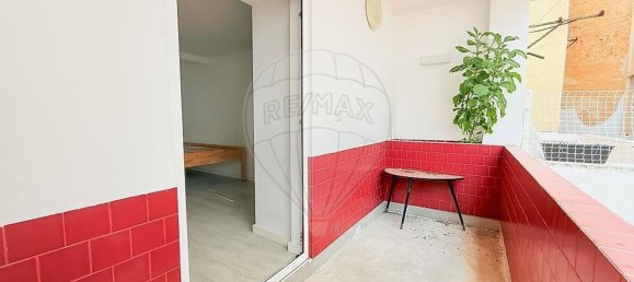 211m² Building in Lisbon, Portugal No. 259842 8