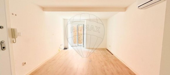 211m² Building in Lisbon, Portugal No. 259842 3