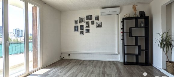 2 bedrooms Apartment in Marseille, France No. 344055 2