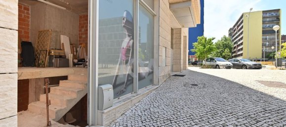106m² Commercial property in Lisbon, Portugal No. 91810 9
