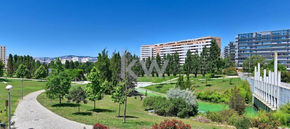 106m² Commercial property in Lisbon, Portugal No. 91810 13