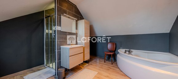 3 bedrooms House in Brebieres, France No. 55197 3