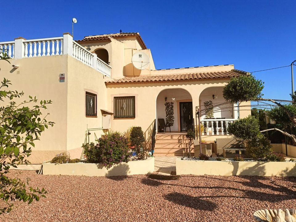 Villa de 4 dormitorios en Dolores, Spain No. 177136