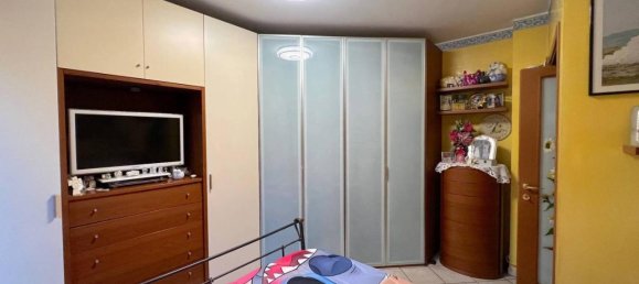 3 rooms Apartment in Cambiago, Italy No. 28180 14