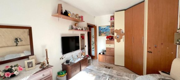 3 rooms Apartment in Cambiago, Italy No. 28180 9