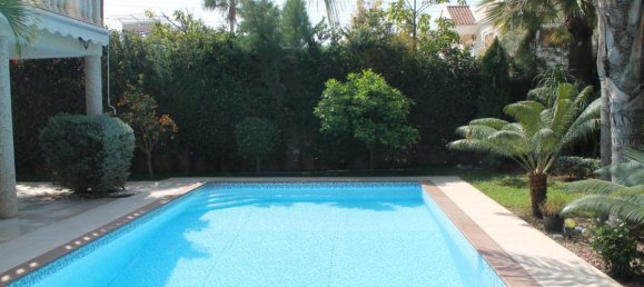 4 bedrooms Villa in Limassol, Cyprus No. 24874 3