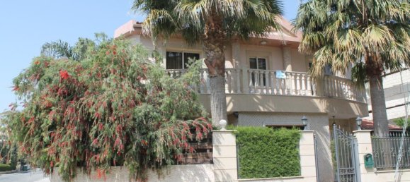 4 bedrooms Villa in Limassol, Cyprus No. 24874 6