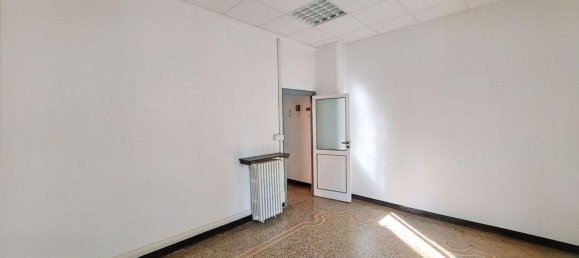 Oficina en Genoa, Italy 88 m² No. 371474 2