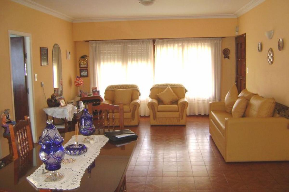 3 bedrooms House in Mar del Plata, Argentina No. 68785