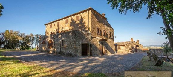 5 bedrooms Villa in Volterra, Italy No. 243 6