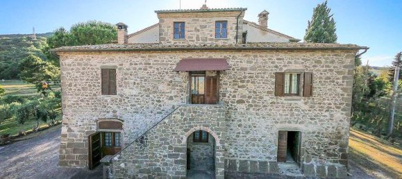 5 bedrooms Villa in Volterra, Italy No. 243 4