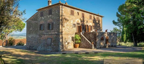 5 bedrooms Villa in Volterra, Italy No. 243 2