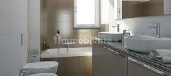 2 bedrooms Apartment in Parma, Italy No. 227110 2