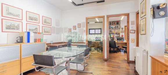 3 rooms Apartment in Rome, Italy No. 158519 2