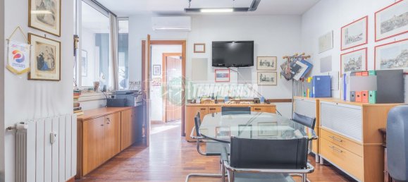 3 rooms Apartment in Rome, Italy No. 158519 5