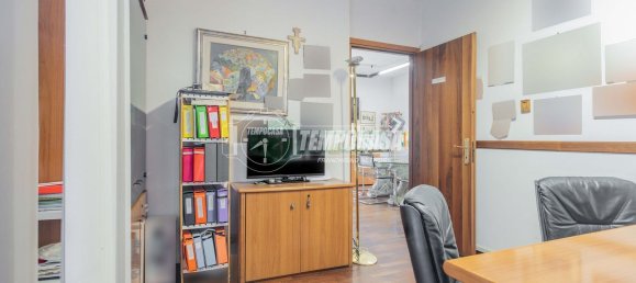 3 rooms Apartment in Rome, Italy No. 158519 10