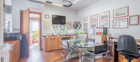 3 rooms Apartment in Rome, Italy No. 158519 4