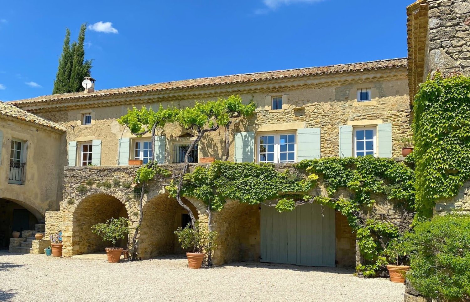 7 bedrooms House in Uzes, France No. 188991