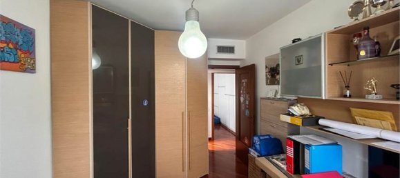2 bedrooms Apartment in Milan, Italy No. 352398 12