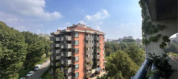 2 bedrooms Apartment in Milan, Italy No. 352398 6