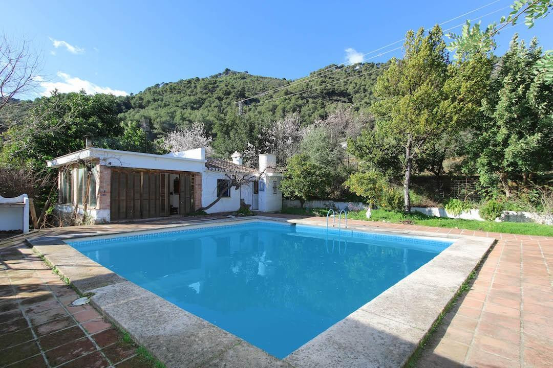 1 bedroom Commercial property in Tolox, Spain No. 85303