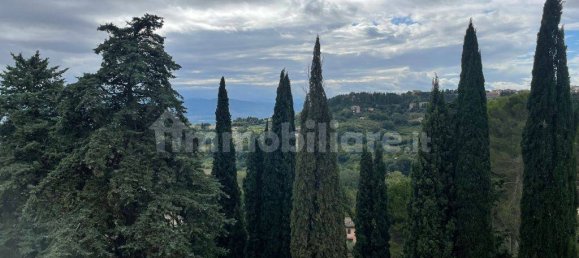 Квартира с 3 спальнями в Перуджа, Италия № 113556 3