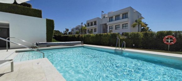 3 bedrooms Apartment in Estepona, Spain No. 180432 2