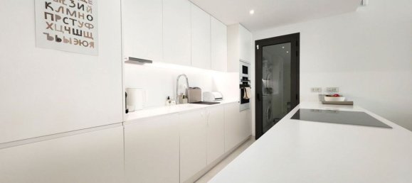 3 bedrooms Apartment in Estepona, Spain No. 180432 6