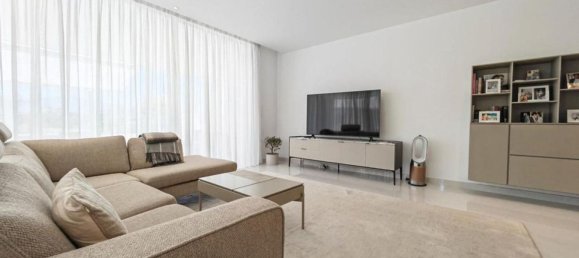 3 bedrooms Apartment in Estepona, Spain No. 180432 4