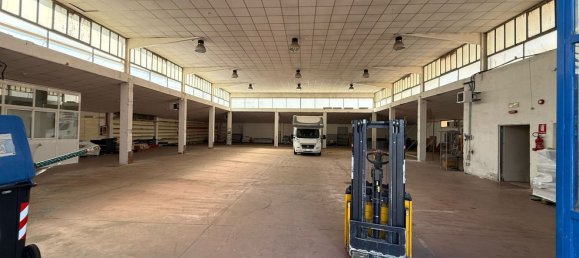 900m² Warehouse in Rome, Italy No. 301768 15