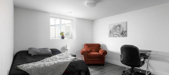 4 bedrooms House in British Columbia, Canada No. 1333 11