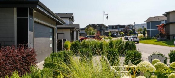 4 bedrooms House in British Columbia, Canada No. 1333 2