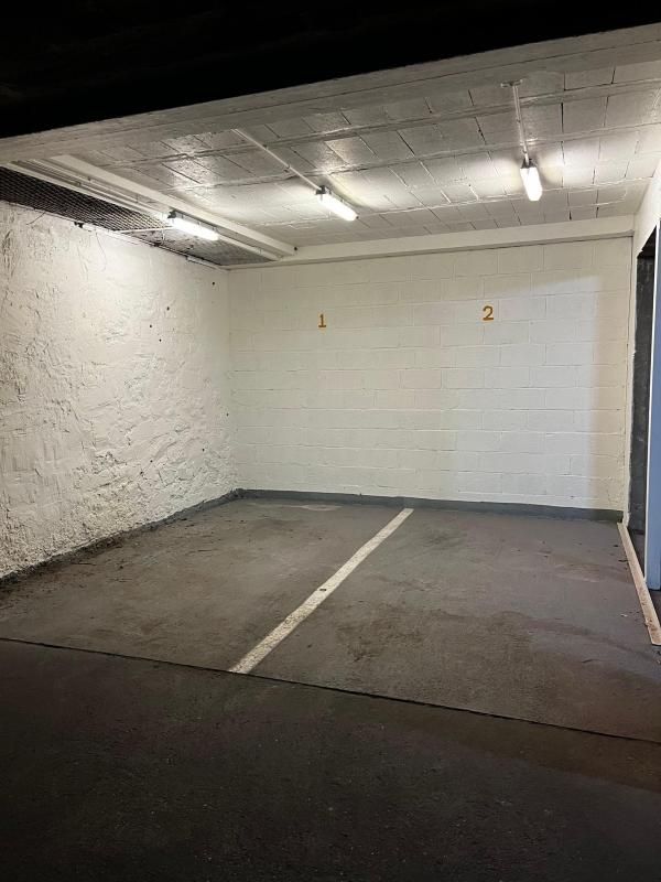  موقف سيارات في Paris, France رقم 186052