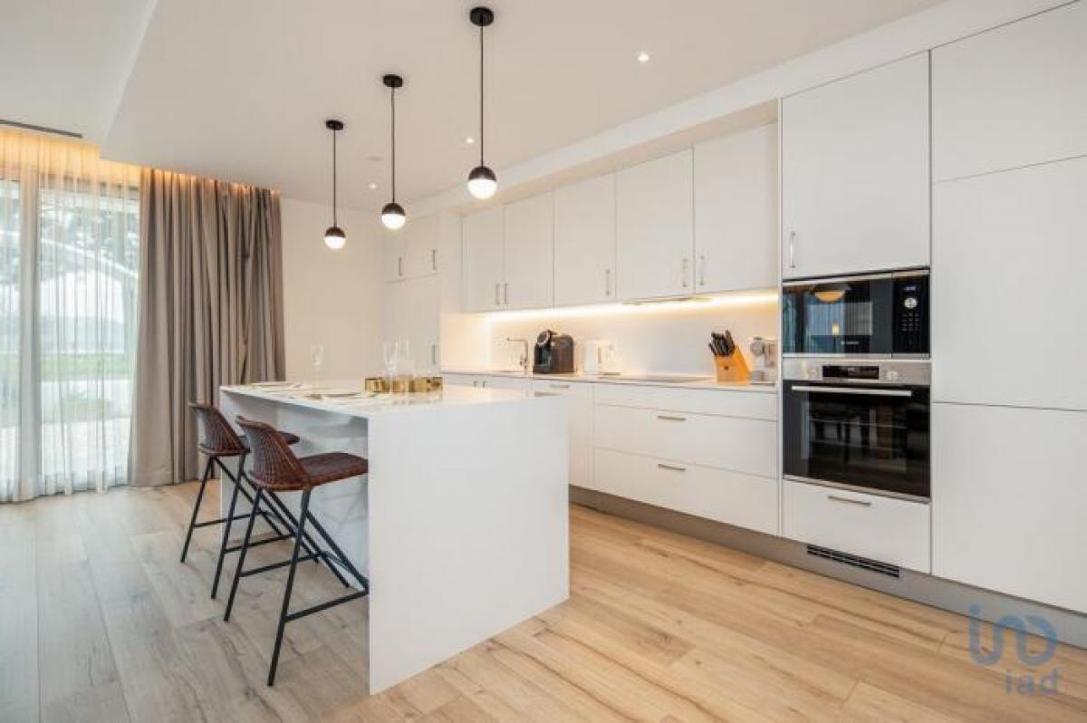 2 bedrooms Apartment in Lisbon, Portugal No. 4325