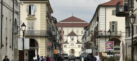 3 rooms Apartment in Venaria Reale, Italy No. 38149 2