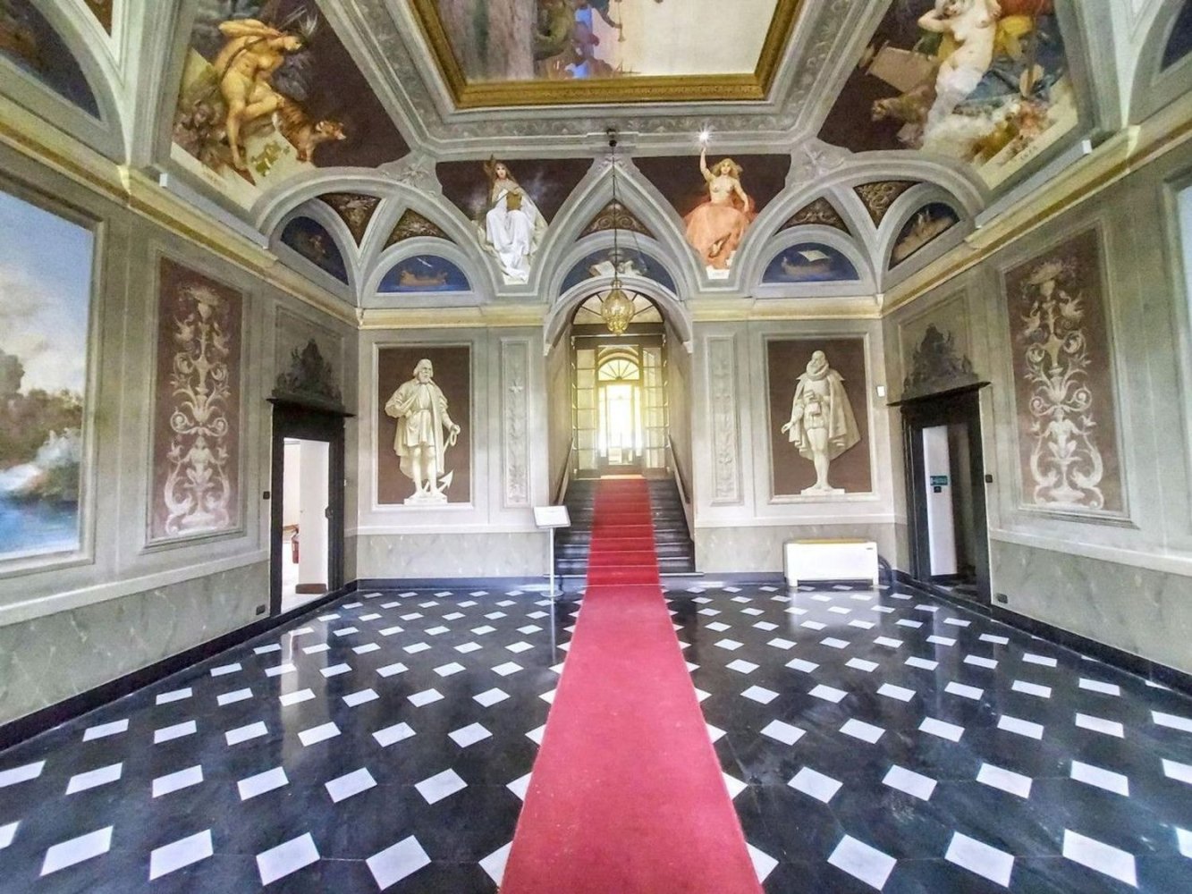 8 bedrooms Apartment in Savona, Italy No. 370729