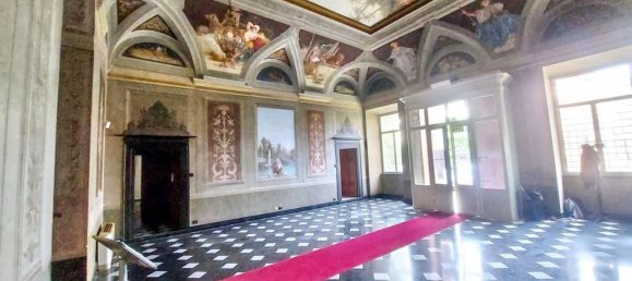 8 bedrooms Apartment in Savona, Italy No. 370729 4