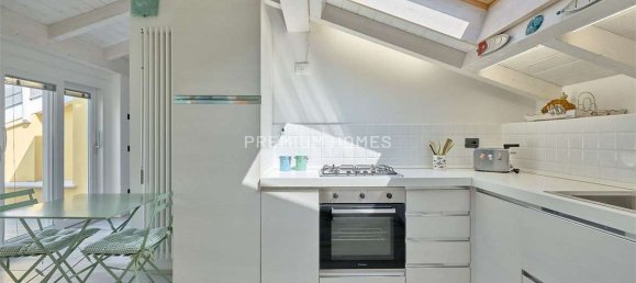 2 bedrooms Penthouse in Malcesine, Italy No. 371773 7