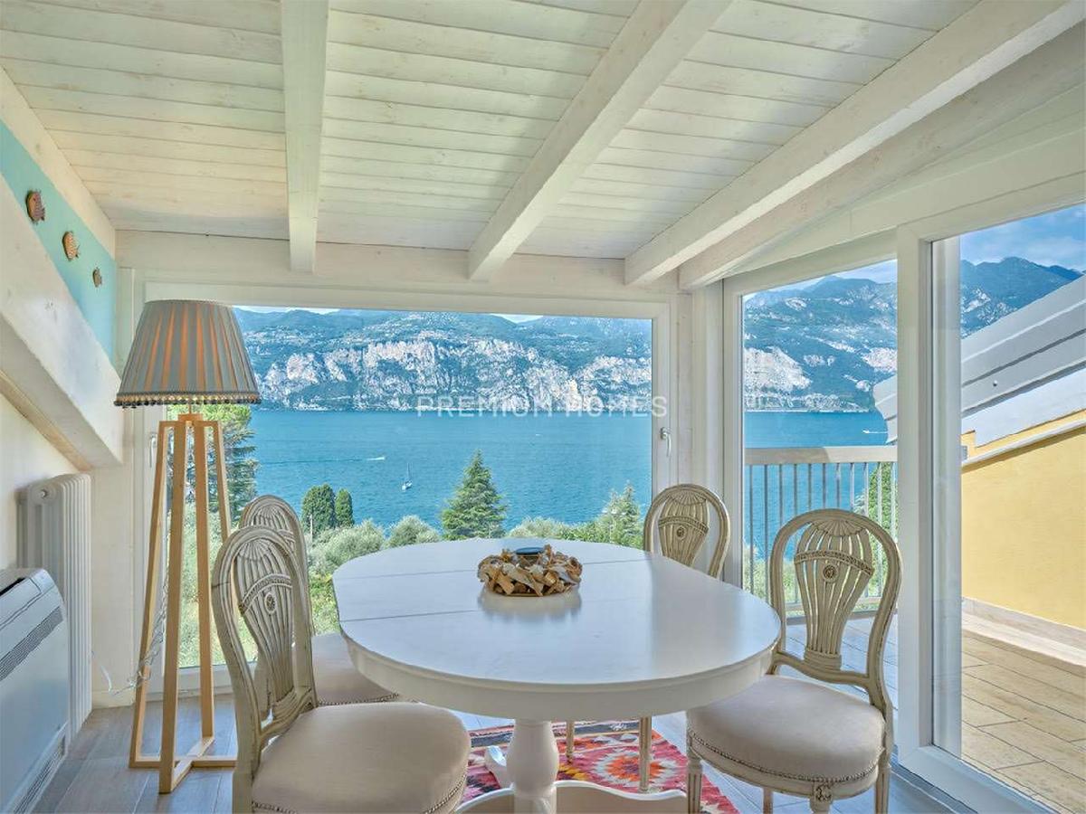 2 bedrooms Penthouse in Malcesine, Italy No. 371773