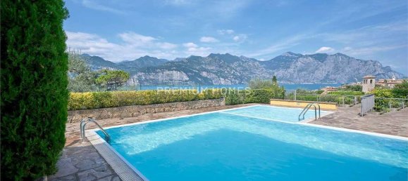 2 bedrooms Penthouse in Malcesine, Italy No. 371773 20