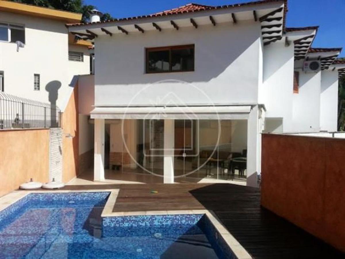 Casa de 4 dormitorios en Sao Paulo, Brazil No. 491075