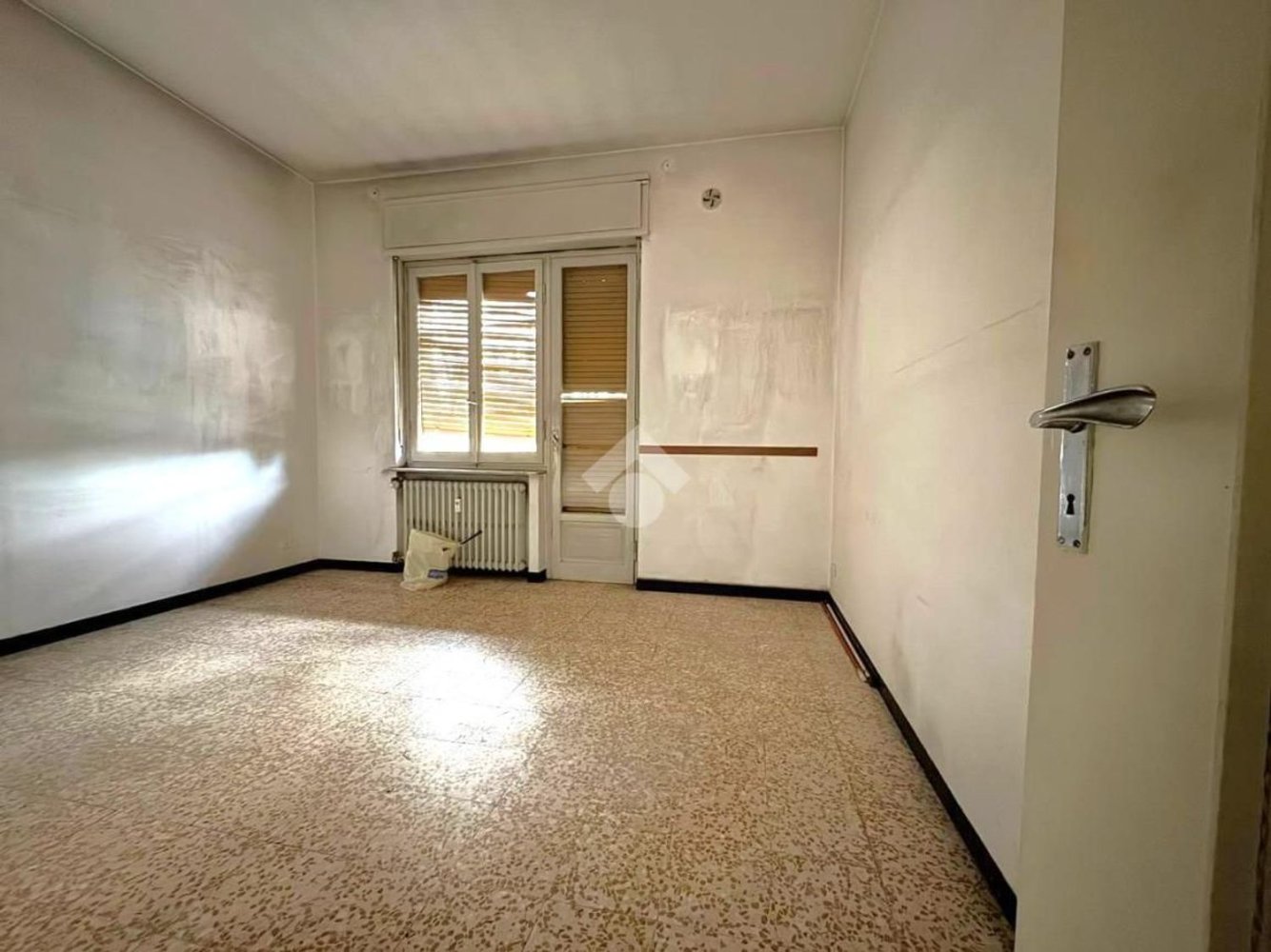 4 rooms Apartment in Tortona, Italy No. 8475