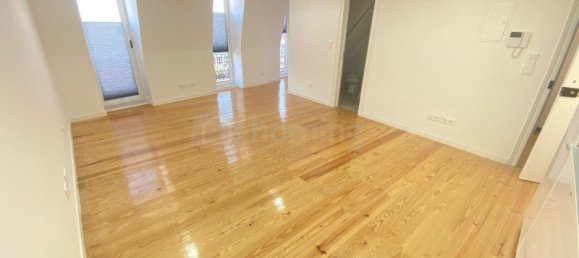 Здание 152м² в Лиссабон, Португалия № 144404 3