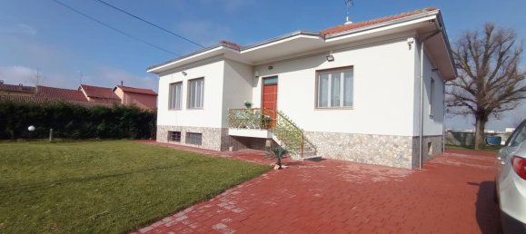 Вилла с 6 комнатами в Алессандрия, Италия № 224453 2