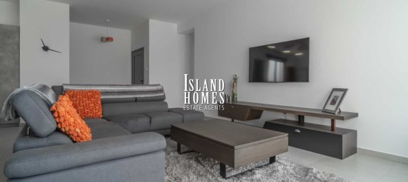 3 bedrooms House in Deryneia, Cyprus No. 24060 8