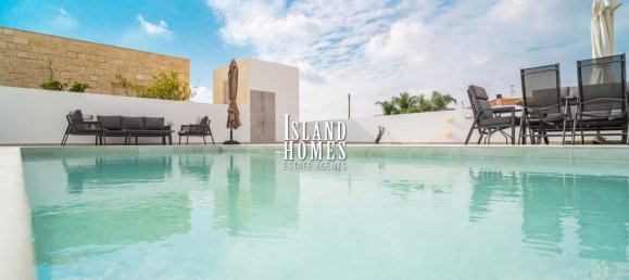 3 bedrooms House in Deryneia, Cyprus No. 24060 13