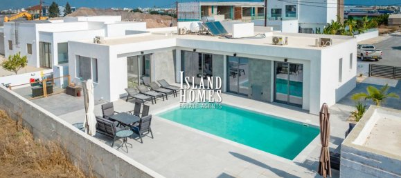 3 bedrooms House in Deryneia, Cyprus No. 24060 3