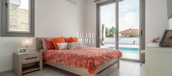 3 bedrooms House in Deryneia, Cyprus No. 24060 15